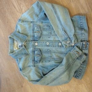 Gap women's icon denim jacket, size small